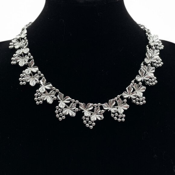 Vintage CORO Grapevine Silver Tone Necklace Grape Links Wine Lover Vinyard - Picture 1 of 8